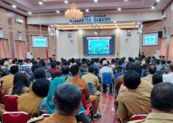 Launching KMP secara nasional di Simalungun melibatkan perwakilan pengurus KMP dari setiap kecamatan yang ada. Para pengurus KMP terlihat duduk di bagian depan.(simantab/ist)