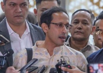 Mendikbudristek periode 2019-2024 Nadiem Makarim memberikan keterangan usai menjalani pemeriksaan di Gedung Pidsus, Kejaksaan Agung (Kejagung).(simantab/ist)