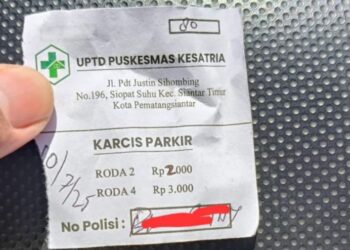 Karcis Parkir di komplek UPTD Puskesmas Kesatria Kelurahan Siopat Suhu, Kecamatan Siantar Timur, Kota Pematangsiantar.(simantab/ist)