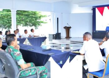 Bupati Simalungun dan jajarannya zoom meeting dengan Presiden Prabowo memperkenalkan logo HUT ke-80 RI.(simantab/ist)