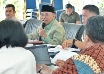 Bupati Simalungun, Anton Achmad Saragih, memimpin rapat koordinasi (Rakor) terkait optimalisasi penggunaan dana desa.(simantab/ist)