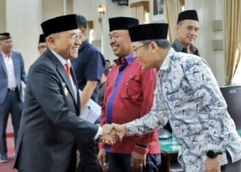 Bupati Simalungun Anton Achmad Saragih menemui pimpinan DPRD Simalungun.(Simantab/ist)