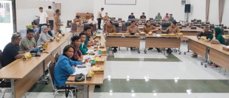 Pelaksanaan RDP terkait pembatalan NJOP 1000 persen di ruang Gedung Serbaguna Pemko Pematangsiantar.(Simantab/Ronal Sibuea)