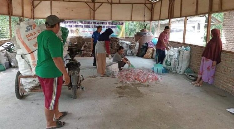 Sampah Bungaran, Kecamatan Bosar Maligas, yang telah hadir sebagai jawaban atas isu krusial pengelolaan sampah di Kabupaten Simalungun.(Simantab/ist)