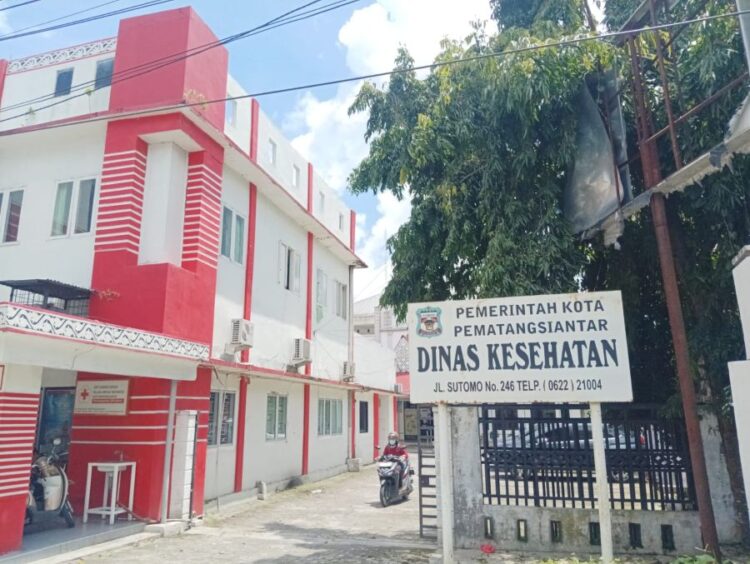 Proyek pembangunan Laboratorium Kesehatan Masyarakat (Labkesmas) senilai Rp7,9 miliar, kini tengah menuai sorotan akibat dugaan praktik kolusi dalam proses tender.(Simantab/Putra Purba)