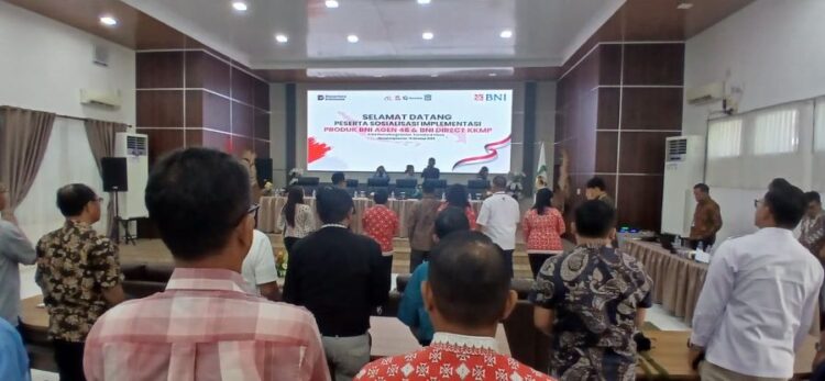 Pertemuan pengurus KKMP Kota Pematangsiantar dengan BNI, Bulog, Pertamina, dan PT Pupuk membahas penyusunan proposal ke Himbara, baru-baru ini di ruang Serba Guna Pemko Pematangsiantar.(Simantab/Mahadi Sitanggang)