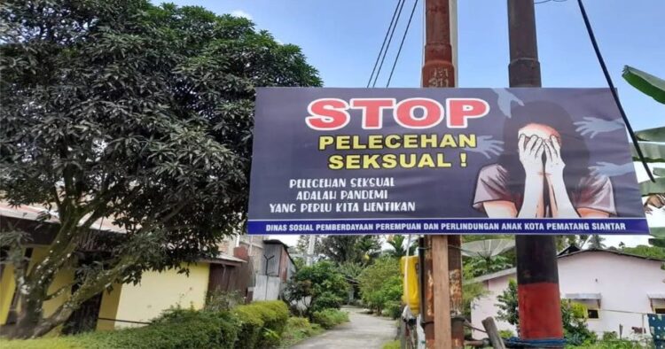 Spanduk STOP PELECEHAN SEKSUAL di Jalan Dataran Tinggi, Kelurahan Siopat Suhu, Kecamatan Siantar Timur, Pematangsiantar.(Simantab/Ronal Sibuea)
