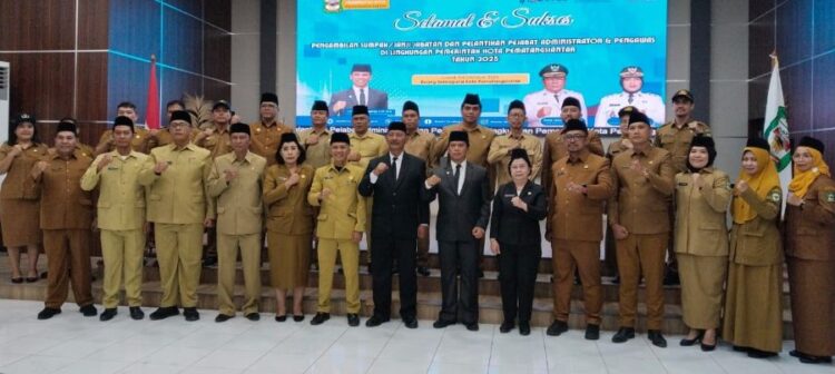 Sekretaris Daerah Pematangsiantar Junaedi Sitanggang foto usai pelantikan.(Simantab/Putra Purba)