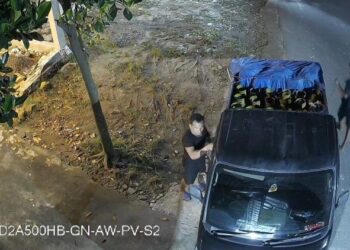 Tangkapan layar CCTV aksi pencurian tabung gas menggunakan pickup.(Simantab/ist)