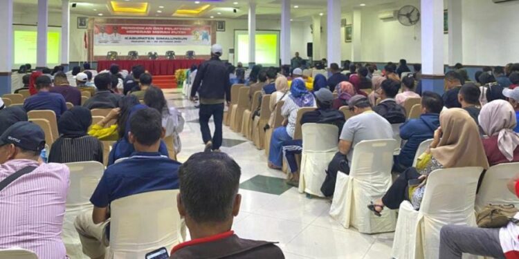 230 dari total 386 Nagori di Kabupaten Simalungun mengikuti kegiatan Bimbingan Teknis (Bimtek) Koperasi Desa (Kopdes) Merah Putih yang ditujukan bagi para pengawas dan pengurus koperasi desa, yang diselenggarakan oleh Sarana Konsultan Diklat Nasional (SKDN) di Hotel Niagara Parapat, Kecamatan Girsang Sipanganbolon.(Simantab/ist)