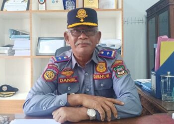 Kadishub Pematangsiantar, Daniel Hamonangan Siregar saat dijumpai di ruangan kerjanya.(Simantab/Putra Purba)